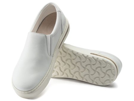 Birkenstock: Oswego in White Online